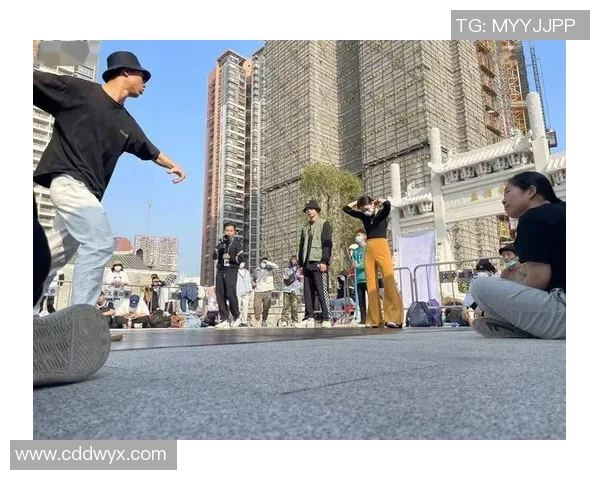 深圳街舞队的整体压制现象解析与深度剖析街舞文化的影响与发展